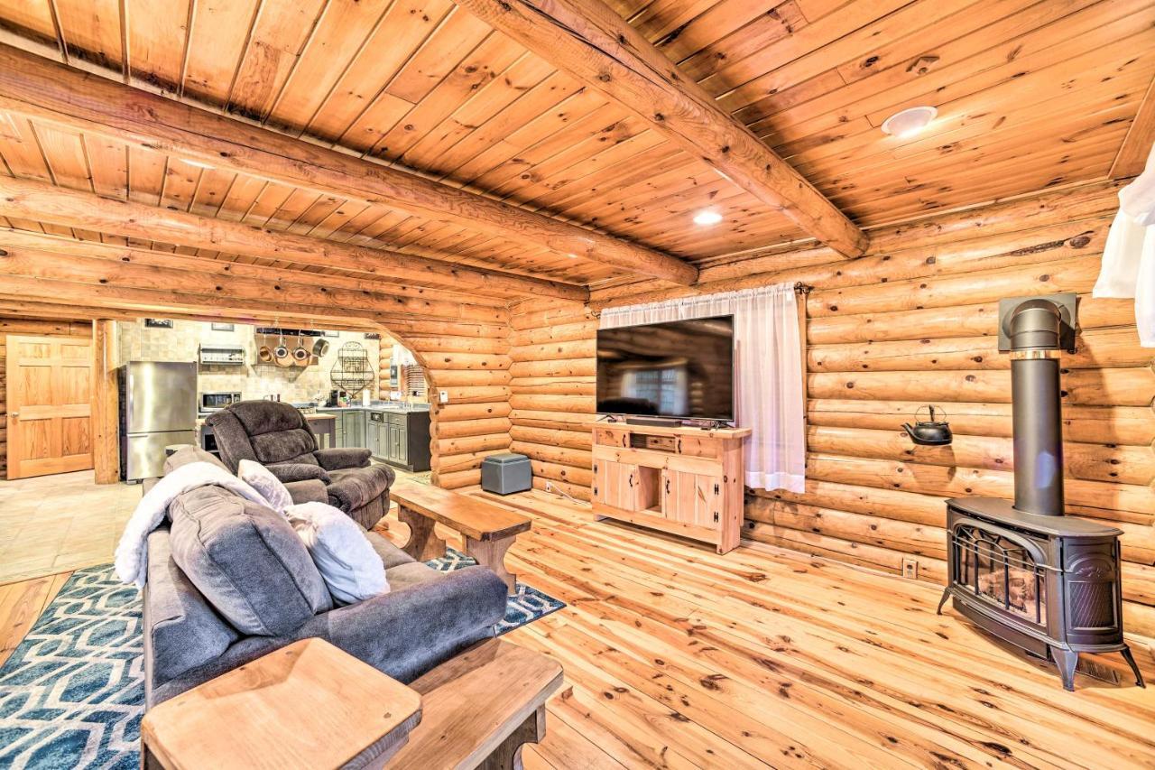 Spacious Cabin With Decks Near Saratoga Springs Middle Grove Exterior photo