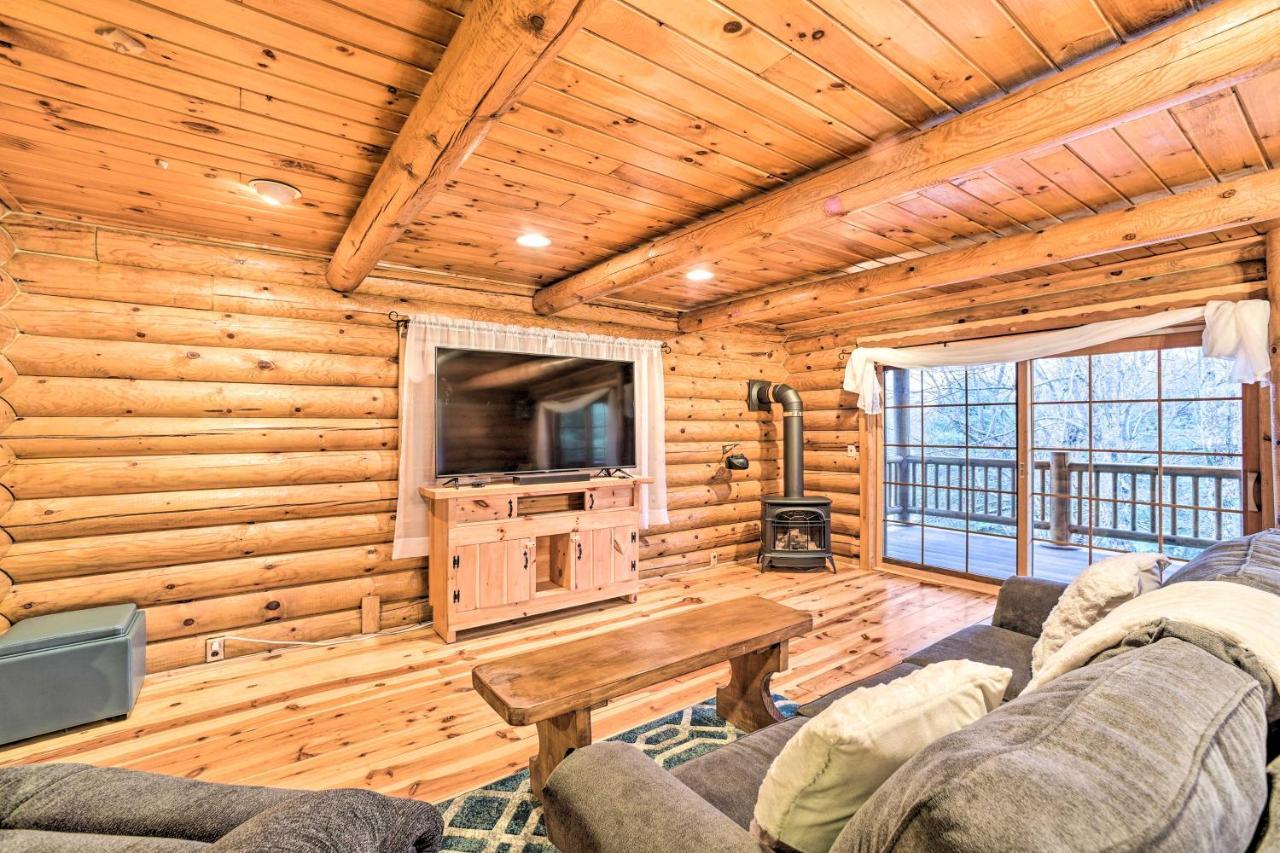 Spacious Cabin With Decks Near Saratoga Springs Middle Grove Exterior photo