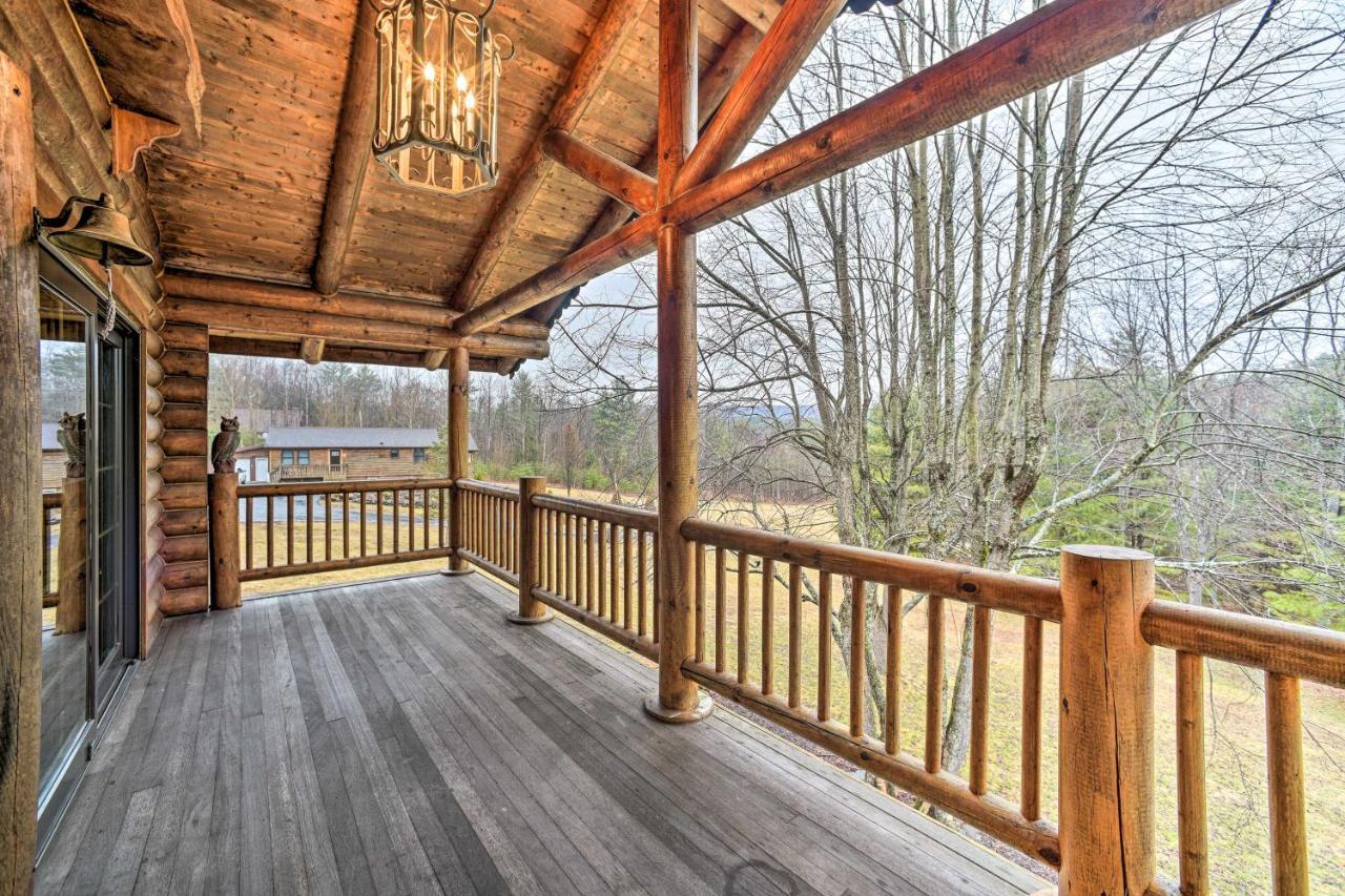 Spacious Cabin With Decks Near Saratoga Springs Middle Grove Exterior photo