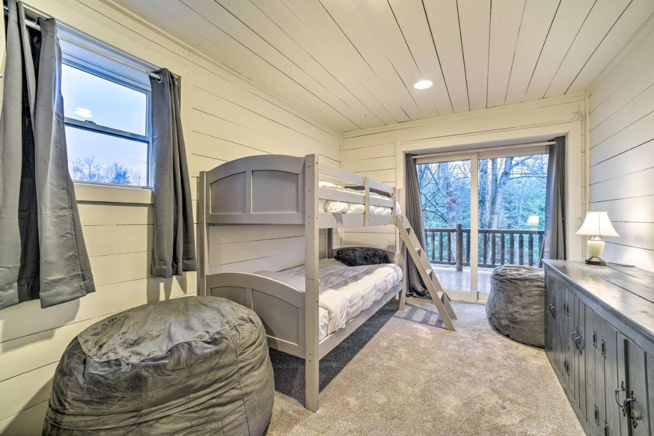 Spacious Cabin With Decks Near Saratoga Springs Middle Grove Exterior photo